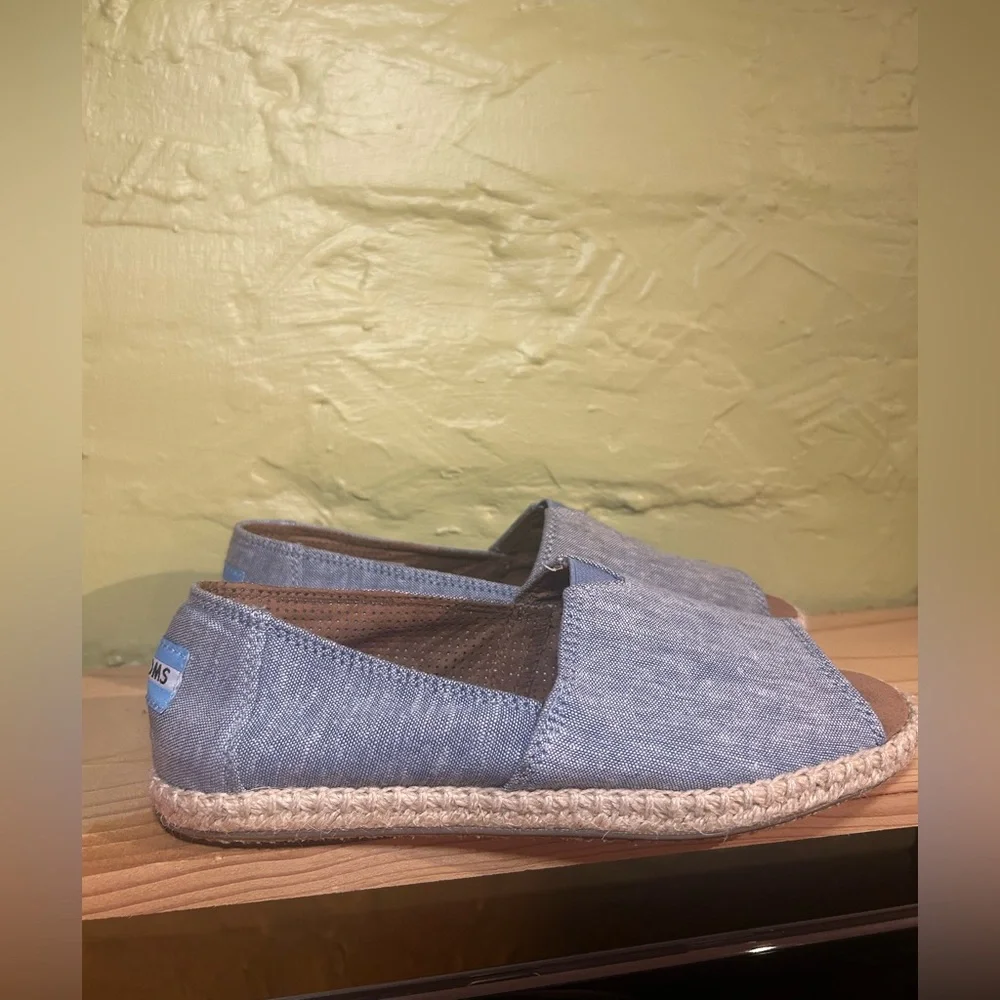 TOMS‎ Denim Blue Slip-On Shoes